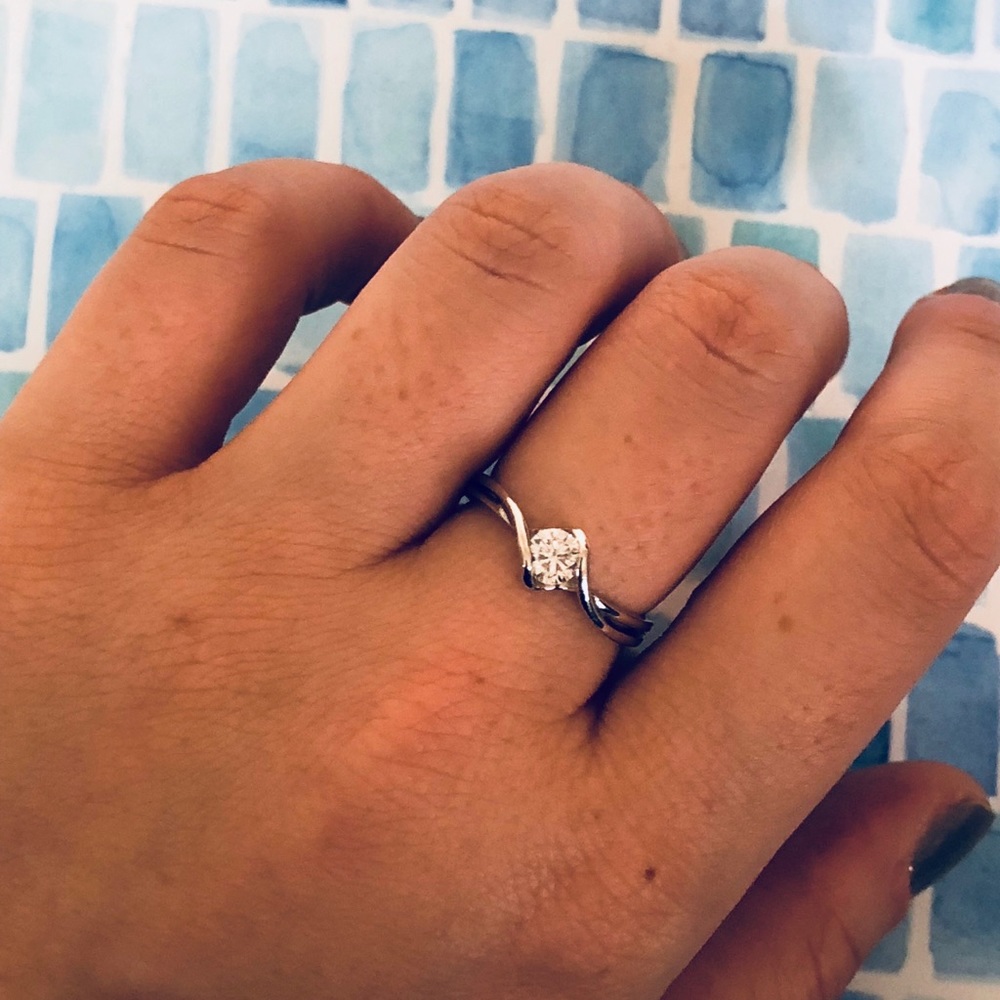 Beautiful cz sterling silver diamond ring